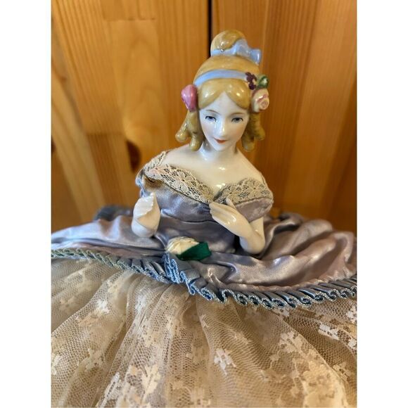 Goebel Jenny Lind Authentic Tea Cozy Doll (8471) Read - Picture 2 of 11